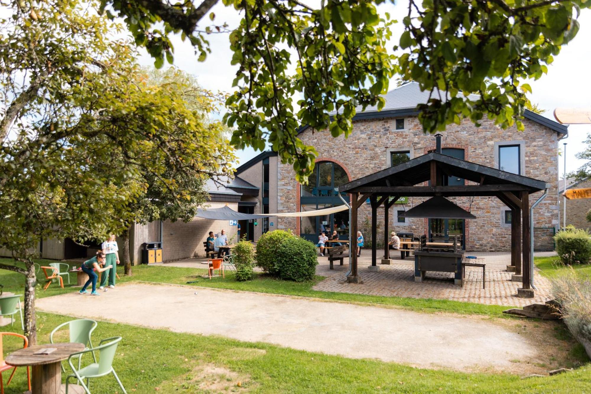 Auberge De Jeunesse De La Roche - Champlon Tenneville Екстер'єр фото