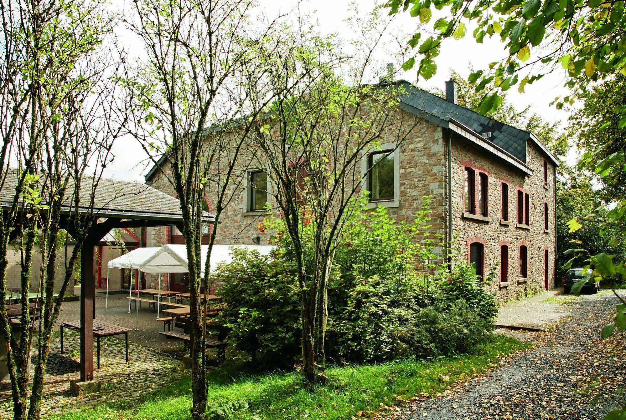 Auberge De Jeunesse De La Roche - Champlon Tenneville Екстер'єр фото